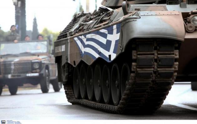 Φορτηγό τράκαρε λεωφορείο που μετέφερε στρατιώτες για την παρέλαση