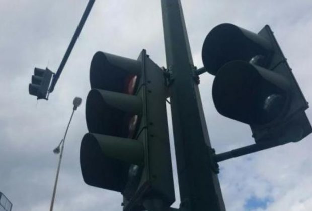 ΠΡΟΣΟΧΗ- Πάτρα: Εκτός λειτουργίας τα φανάρια στην οδό Καλαβρύτων και στην έξοδο της μίνι Περιμετρικής