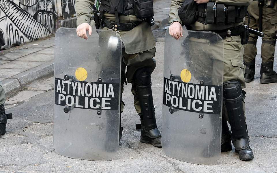 Εξάρχεια: Οι δράστες εμφανίστηκαν ως αστυνομικοί
