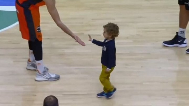 Πιτσιρικάς διέκοψε το Βαλένθια - Τενερίφη - ΒΙΝΤΕΟ