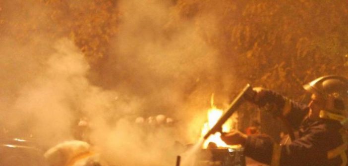 Νύχτα εμπρησμών στο Αγρίνιο – Στις φλόγες πέντε κάδοι απορριμμάτων