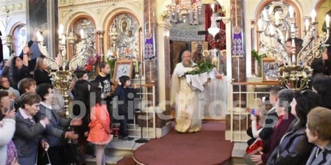 Θεαματική πρώτη Ανάσταση στη Χίο με τον ...ιπτάμενο Ιερέα (ΒΙΝΤΕΟ)