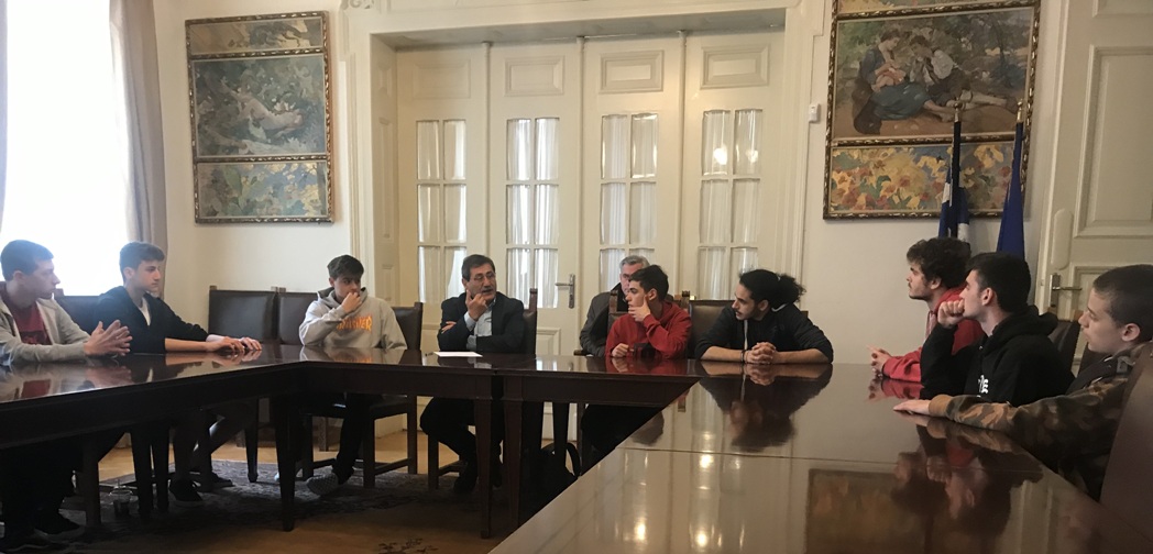 Πάτρα: Συνάντηση Πελετίδη με νέους, αθλητές Σκέιτμπορντ