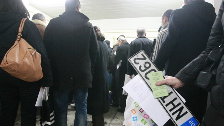 Επιστροφή από σήμερα πινακίδων και αδειών οδήγησης-κυκλοφορίας, ενόψει Πάσχα