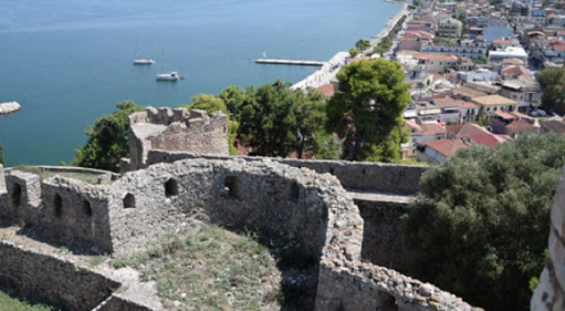 Η Πάμελα Άντερσον επισκέφθηκε στη φυλακή τον Ασάνζ και δηλώνει: «Τον αγαπώ... »