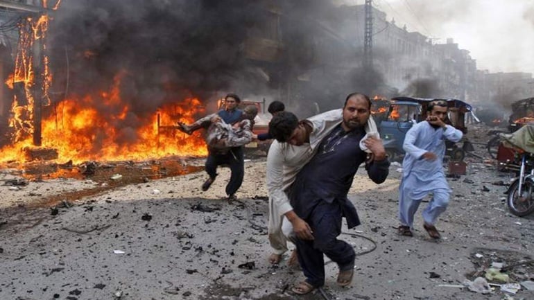 Πακιστάν: 4 αστυνομικοί σκοτώθηκαν και 11 πολίτες τραυματίστηκαν σε βομβιστική επίθεση