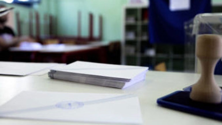 Εξελέγησαν σε 6 Περιφέρειες από τον α' γύρο