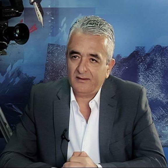 Ο Γιάννης Ταπεινός πάει "κόντρα" στον Κώστα Σπηλιόπουλου και στηρίζει Απόστολο Κατσιφάρα