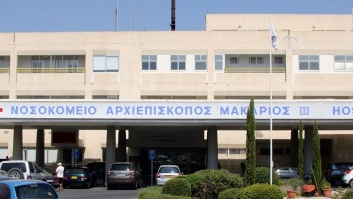 Κύπρος: Στο νοσοκομείο 13χρονη έπειτα από κατανάλωση αλκοόλ - Τι ισχυρίζεται η μητέρα της