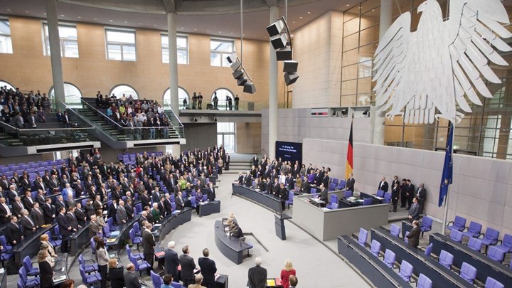 Επίθεση του AfD στην Ελλάδα - Η Αθήνα να επιστρέψει την τελευταία δόση ύψους 15 δισ. ευρώ