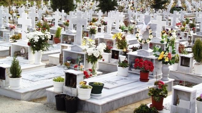 Πάτρα: Απολύονται με δικαστική απόφαση οι εργαζόμενοι στα Δημοτικά Κοιμητήρια - Τι ζητά ο Πελετίδης