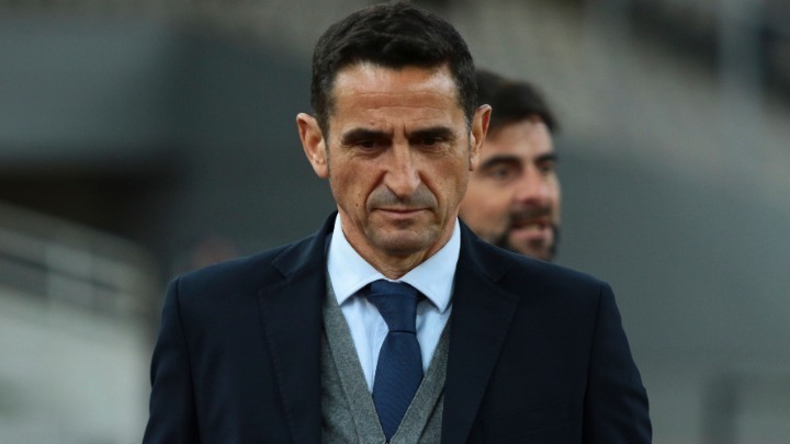 Στην πόρτα της εξόδου ο Χιμένεθ