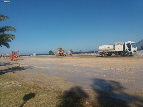 Πάτρα: Καθαρίζεται η παραλιακή ζώνη και το πάρκινγκ στο Ρίο