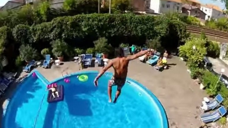 Ισπανία: Τρεις πτώσεις τουριστών από μπαλκόνια στις Βαλεαρίδες Νήσους - Ένας νεκρός