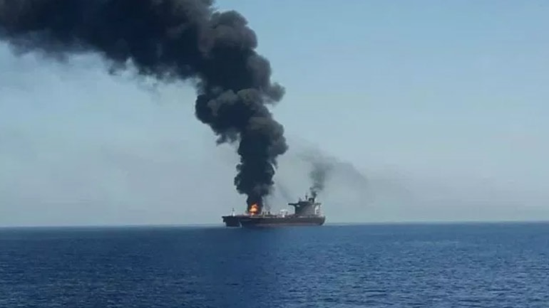 ΗΠΑ: Έχουμε βίντεο που δείχνει Ιρανούς στρατιωτικούς να αφαιρούν μαγνητική νάρκη από το δεξαμενόπλοιο