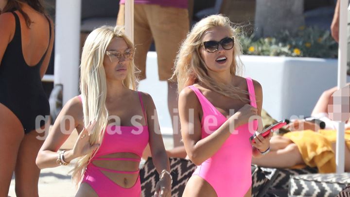 Αλεξάνδρα Παναγιώταρου - Τζούλια Νόβα: Ανέβασαν τη θερμοκρασία με τα μικροσκοπικά μπικίνι τους!