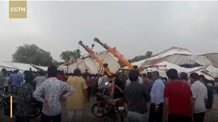 Ινδία: Τουλάχιστον 14 νεκροί από κατάρρευση τέντας - ΒΙΝΤΕΟ