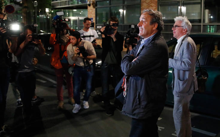 Ελεύθερος ο Πλατινί μετά από κατάθεση 15 ωρών