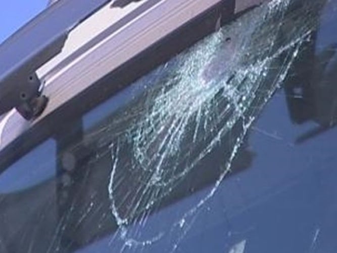 Εφιάλτης στη νέα εθνική οδό Πατρών - Πύργου τα βράδια - Άγνωστοι πετούν πέτρες στα αυτοκίνητα! Σοβαρός ο κίνδυνος για ατύχημα