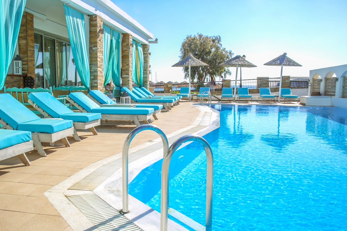 Ανησυχία για τη μείωση πληρότητας και τιμών στα ελληνικά ξενοδοχεία