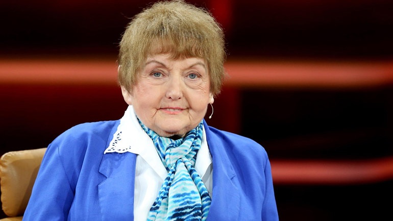 Πέθανε η επιζήσασα του Άουσβιτς Εύα Μόζες Κορ