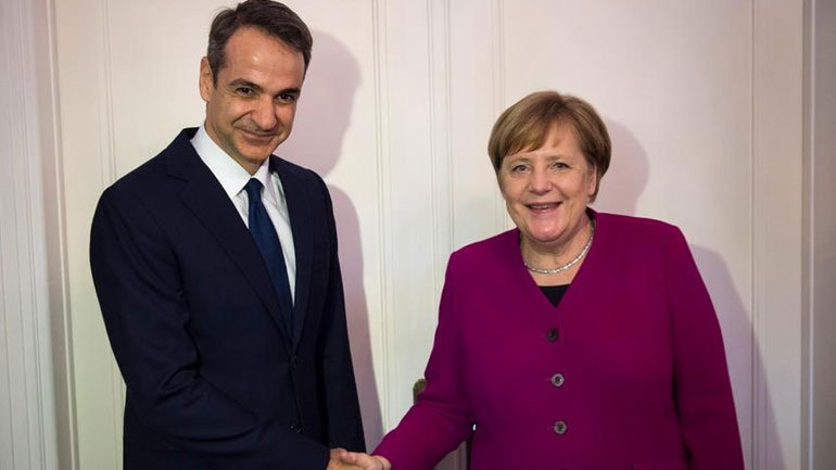 Η Μέρκελ συγχαίρει Μητσοτάκη και ευχαριστεί Τσίπρα