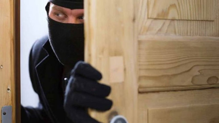 Κρήτη: Μπήκε σε δωμάτιο ξενοδοχείου και έκλεψε 1.100 ευρώ