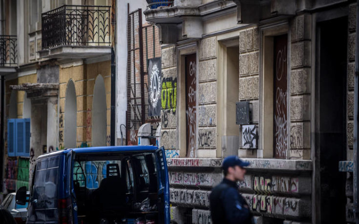 Περιπολίες "υπεράσπισης καταλήψεων" στα Εξάρχεια