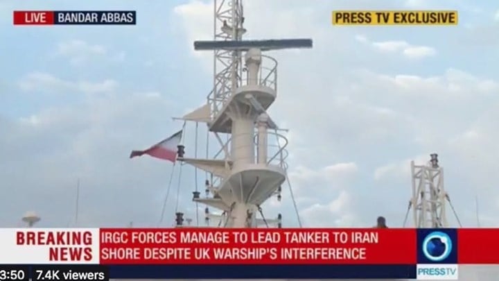 Το Ιράν ύψωσε τη σημαία του στο υπό κατάληψη βρετανικό τάνκερ - ΒΙΝΤΕΟ