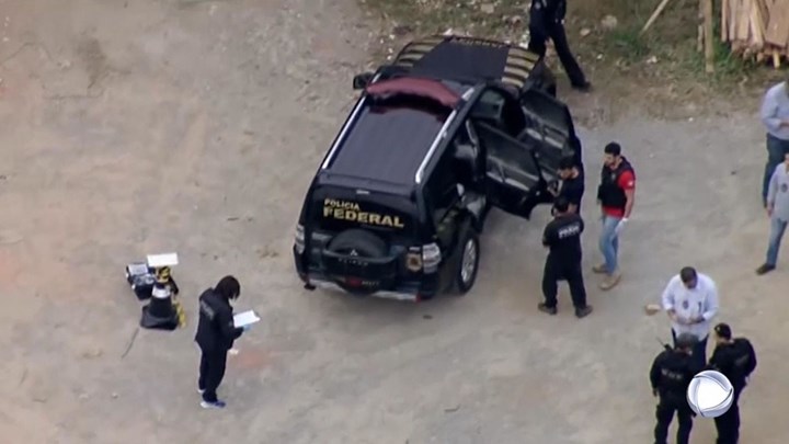 Μεταμφιέστηκαν σε αστυνομικούς και άρπαξαν 750 κιλά χρυσό αξίας 40 εκατομμυρίων δολαρίων - ΒΙΝΤΕΟ