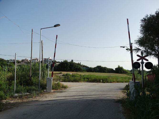 Όλα έτοιμα για τα δρομολόγια του Προαστιακού Πάτρα - Κάτω Αχαΐα - Εγκαταστάθηκαν τα ΑΣΙΔ - Σε ποια σημεία δεν υπάρχουν - Τί συνέβη στα Βραχνέικα και "κόλλησε" όχημα στις γραμμές; ΦΩΤΟΓΡΑΦΙΕΣ