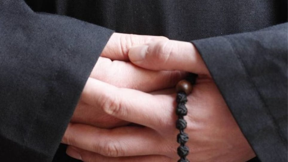 Μαγνησία: Έπαιρνε τις συντάξεις τριών γυναικών για τους εξασφαλίσει «εισιτήριο» στον... Παράδεισο!