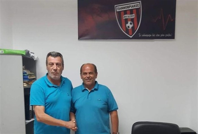 Πανμοβριακός: Έμεινε ο Κωνσταντινόπουλος, ανανέωσε ο Κοκκίνης