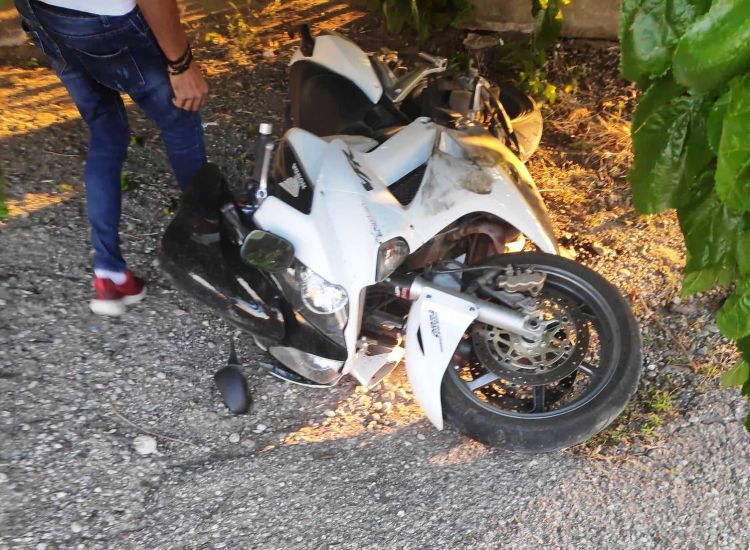 Σοβαρό τροχαίο - Στο Νοσοκομείο οδηγός μηχανής μεγάλου κυβισμού - ΦΩΤΟ