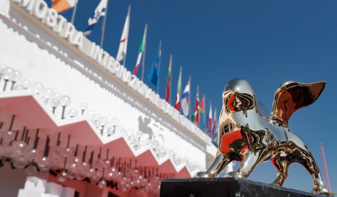 Μπραντ Πιτ, Σκάρλετ Γιόχανσον, Ρόμπερτ Ντενίρο στο Φεστιβάλ της Βενετίας