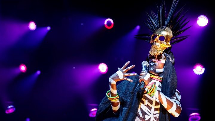 Η Γκρέις Τζόουνς επιστρέφει στον Τζέιμς Μποντ