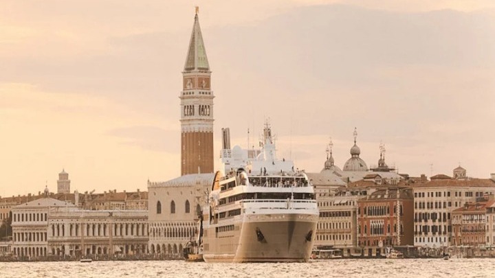 Κρουαζιέρες τέχνης διοργανώνει το Λούβρο