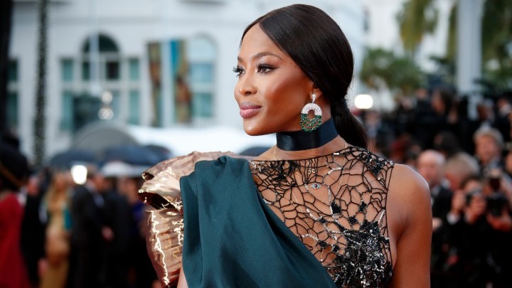 Η Ναόμι Κάμπελ λέει ότι ξενοδοχείο στη Γαλλία δεν την άφησε να περάσει επειδή είναι μαύρη