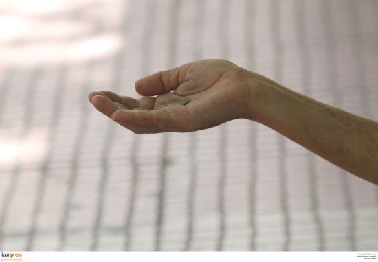 Πάτρα: 38χρονος έκλεψε κινητό με την μέθοδο της επαιτείας