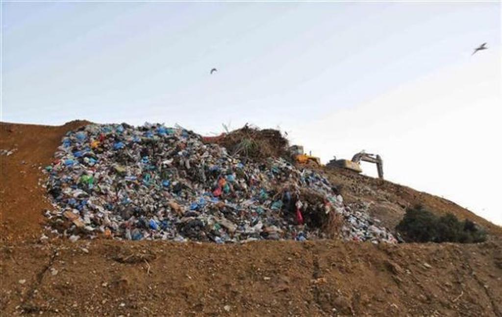 Κατασβέστηκε η πυρκαγιά στον ΧΥΤΑ Φλόκα