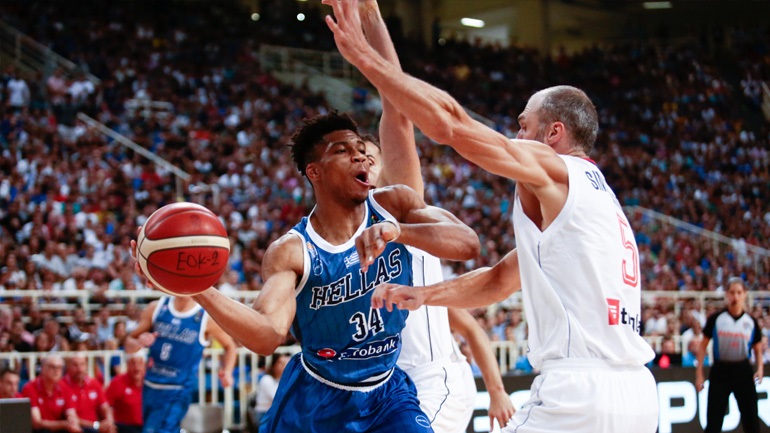 «Ακρόπολις»: Έχασε πρωτιά και Αθηναίου η Εθνική - Ηττήθηκε 85-80 από τη Σερβία στην παράταση