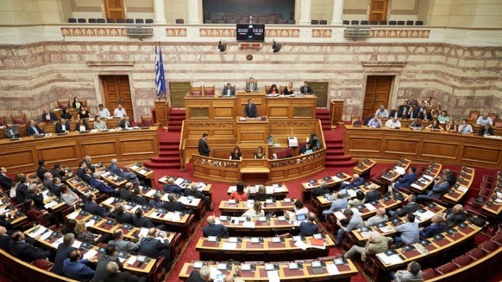 Ονομαστικές ψηφοφορίες για επίμαχα άρθρα ζητούν ΣΥΡΙΖΑ και ΚΚΕ