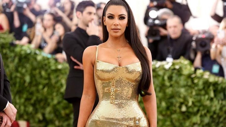 "Κόλασε" τις Μπαχάμες η Κιμ Καρντάσιαν με το μικροσκοπικό μπικίνι της - ΦΩΤΟ