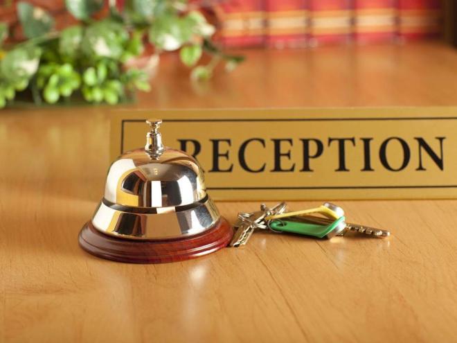 Πάτρα - Πανικός σε γνωστό ξενοδοχείο: Τουρίστρια έπεσε στο κενό από ύψος 5 μέτρων - Μεταφέρθηκε στο νοσοκομείο