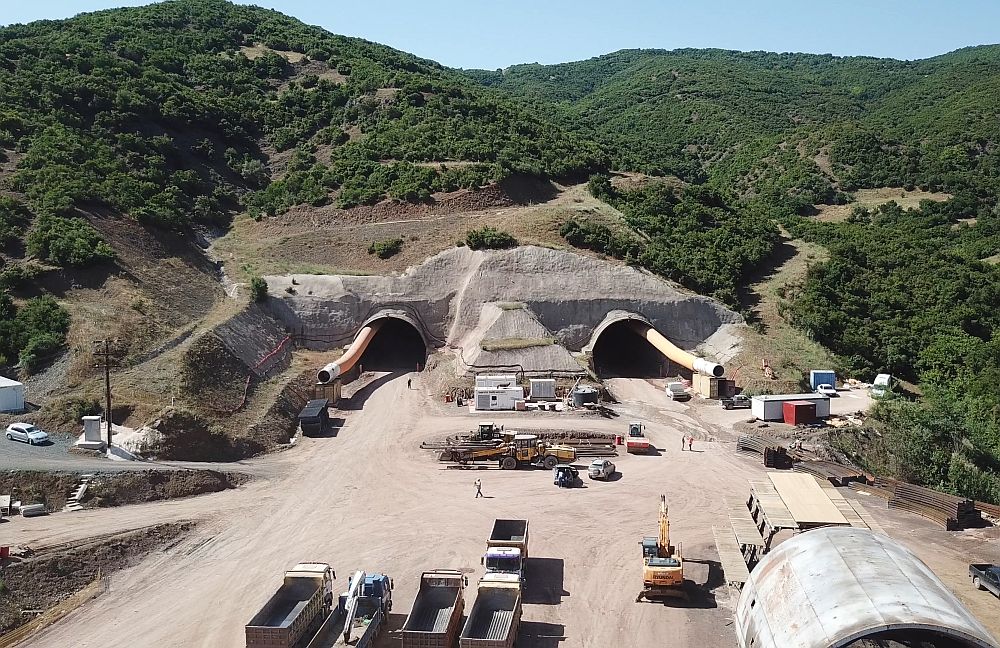 Ενώ οι αυτοδιοικητικοί της Ηλείας ετοιμάζουν δυναμική παρέμβαση για την Πατρών-Πύργου η Κυβέρνηση πάει το θέμα στις Βρυξέλλες!