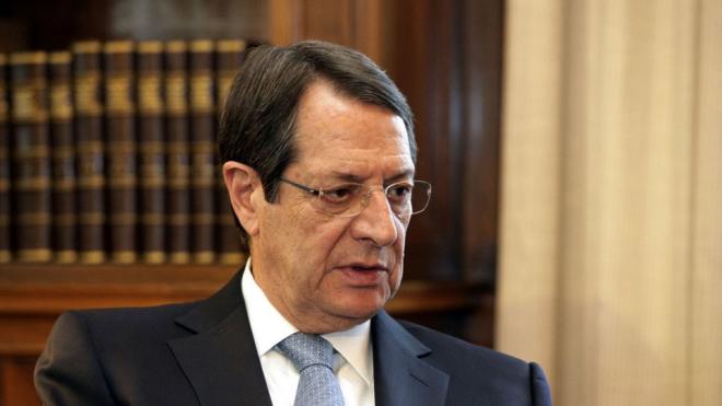 Κύπρος: MKO δημοσιογράφων εμπλέκουν τον Αναστασιάδη σε ξέπλυμα χρήματος φίλων του Πούτιν