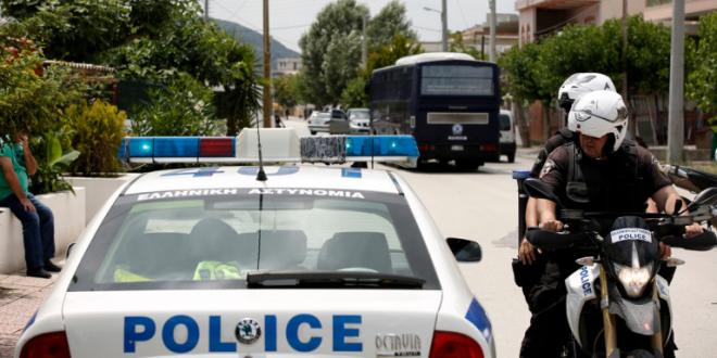 Μέσα διασκέδαζαν σε γαμήλια δεξίωση και έξω τους ξάφριζαν τα αυτοκίνητα