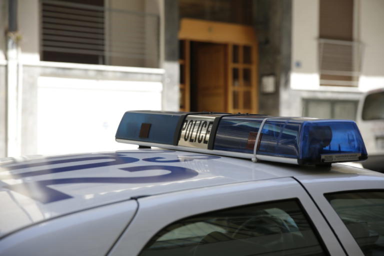 Παρίσταναν υπαλλήλους της ΔΕΗ και εξαπατούσαν ηλικιωμένους