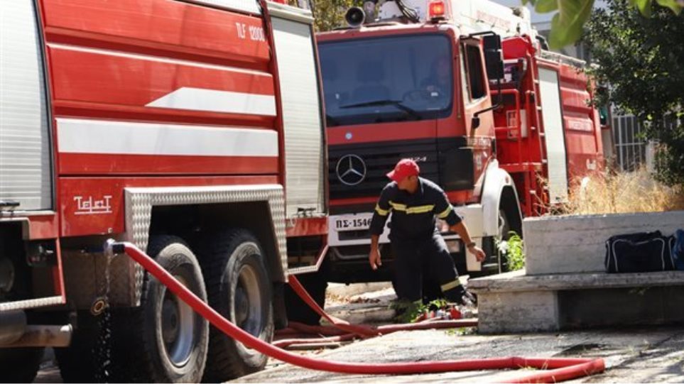 Κ. Αχαϊα: Φωτιά σε αποθήκη - Ενας τραυματίας