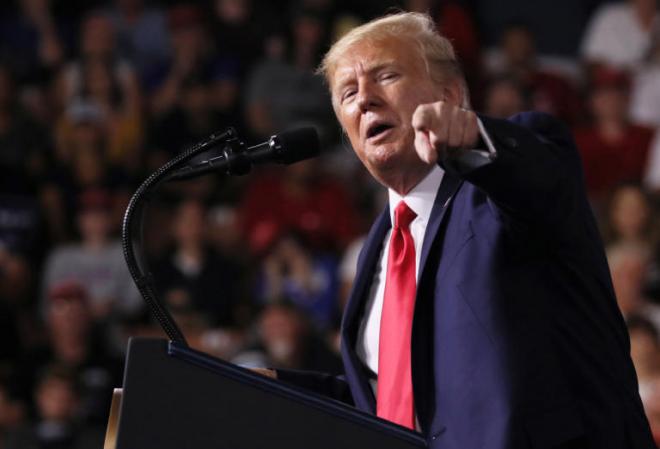 Τραμπ σε αμερικανικές εταιρίες: Εγκαταλείψτε την Κίνα